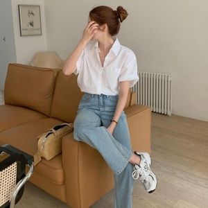 White short sleeve shirt